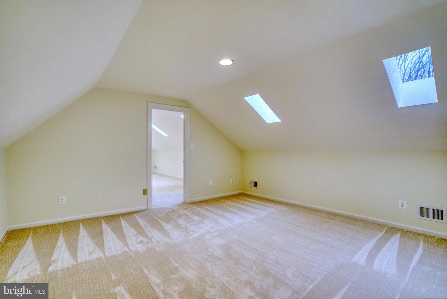 718 Potomac Knolls Dr