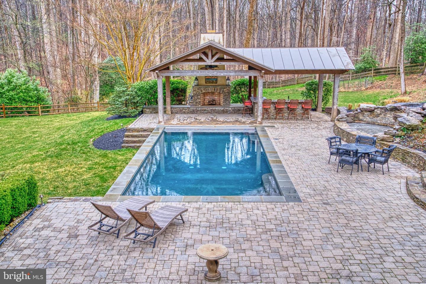 718 Potomac Knolls Dr