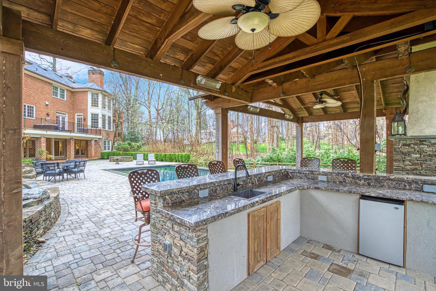 718 Potomac Knolls Dr