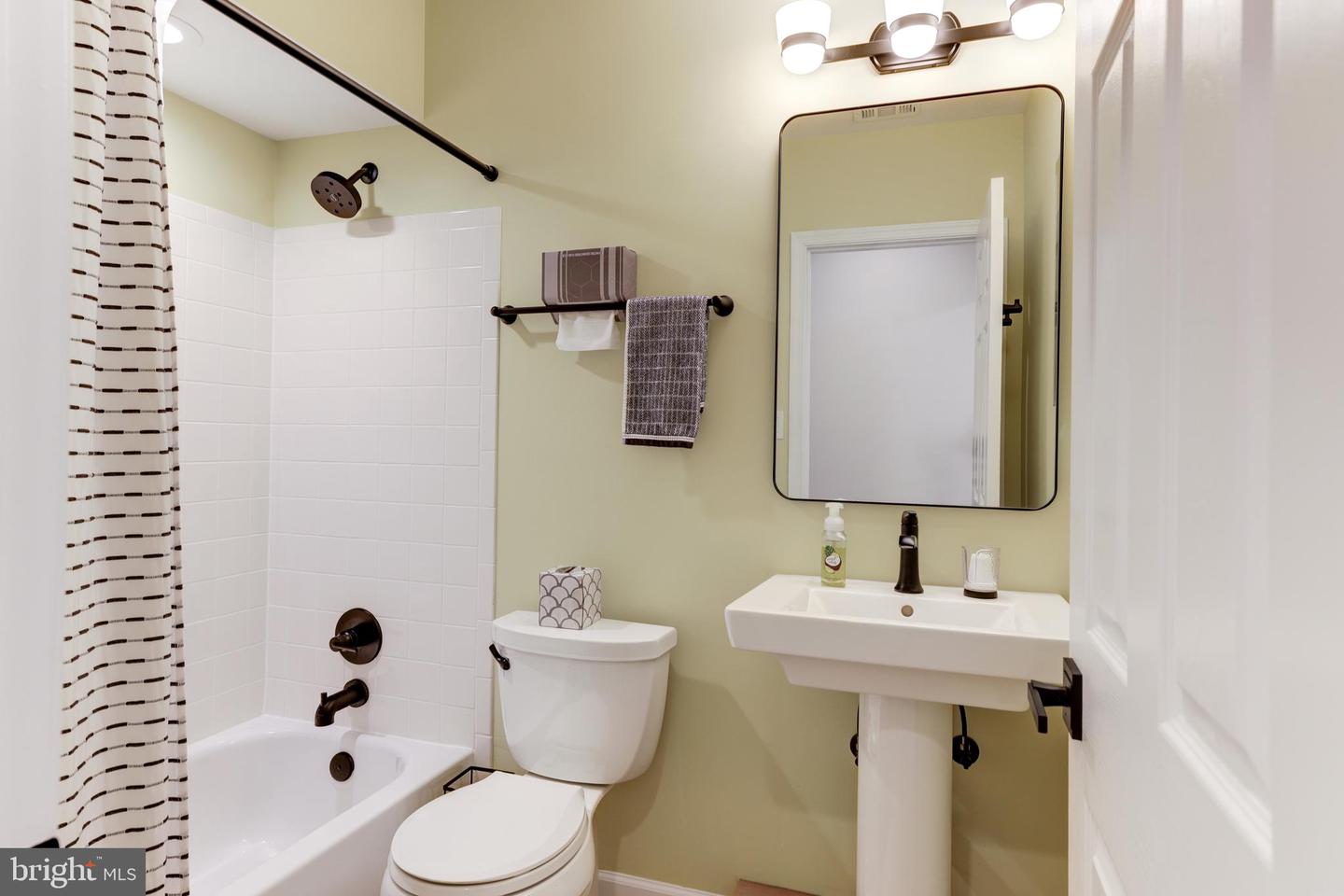 1405 Buena Vista Ave