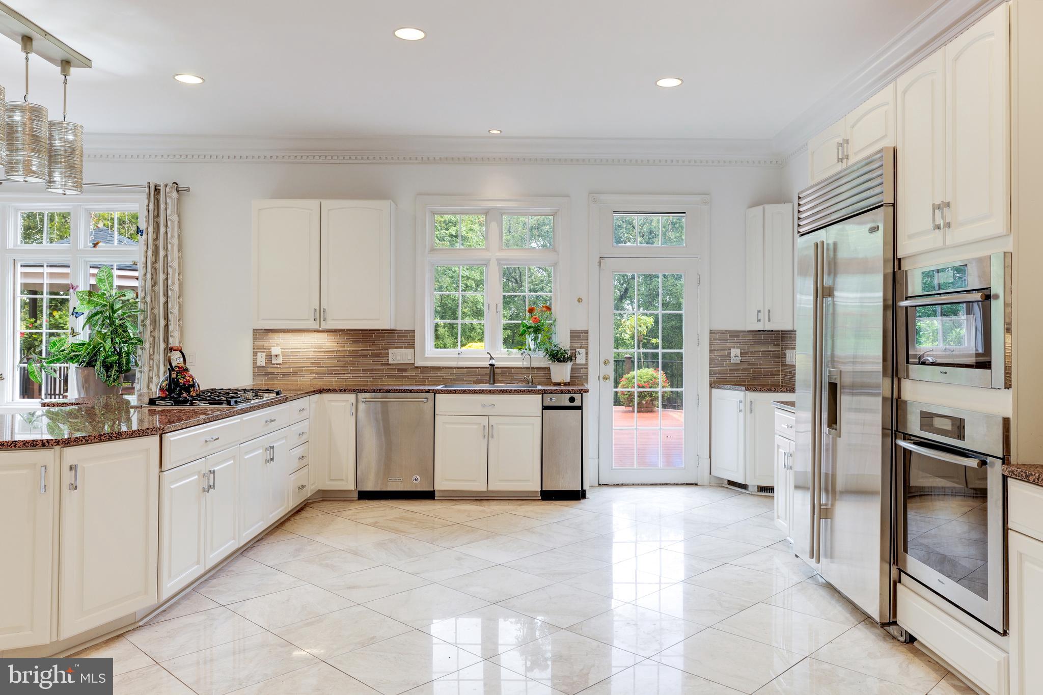 6832 Georgetown Pike