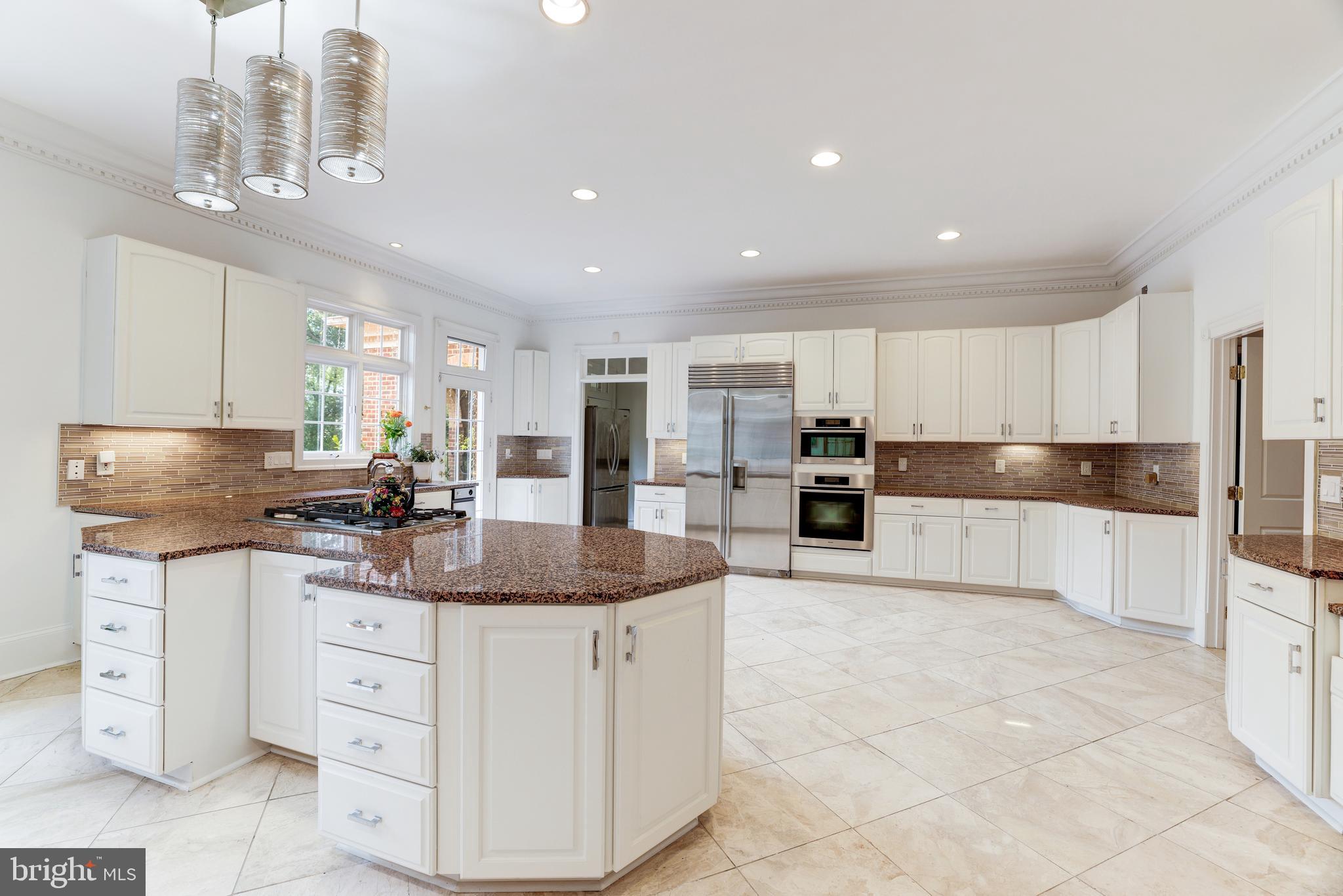 6832 Georgetown Pike