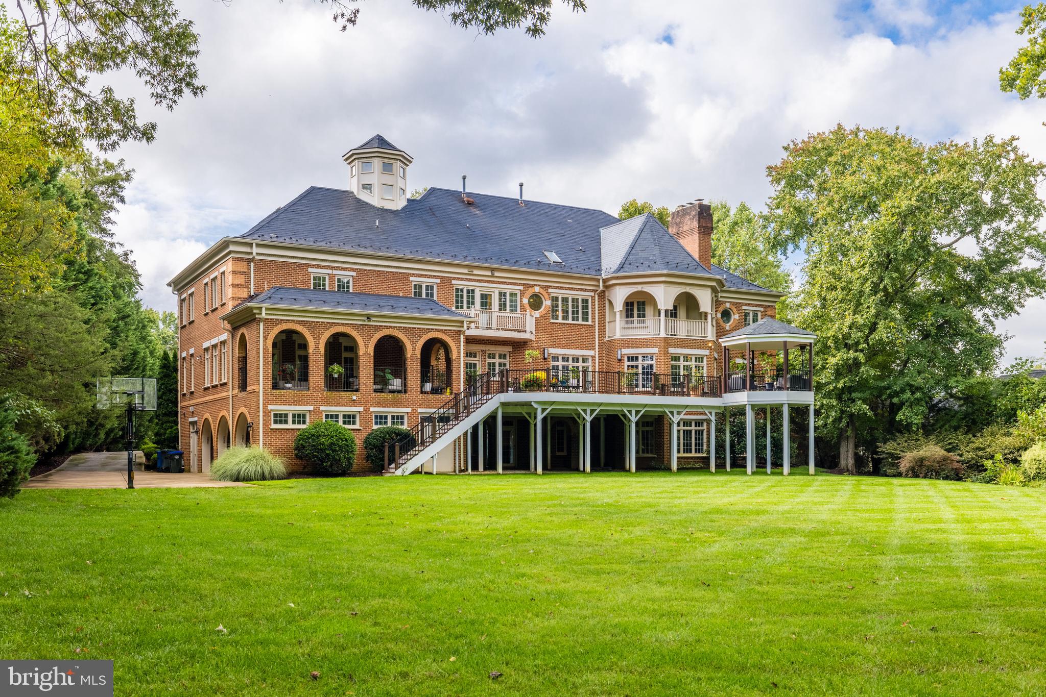 6832 Georgetown Pike