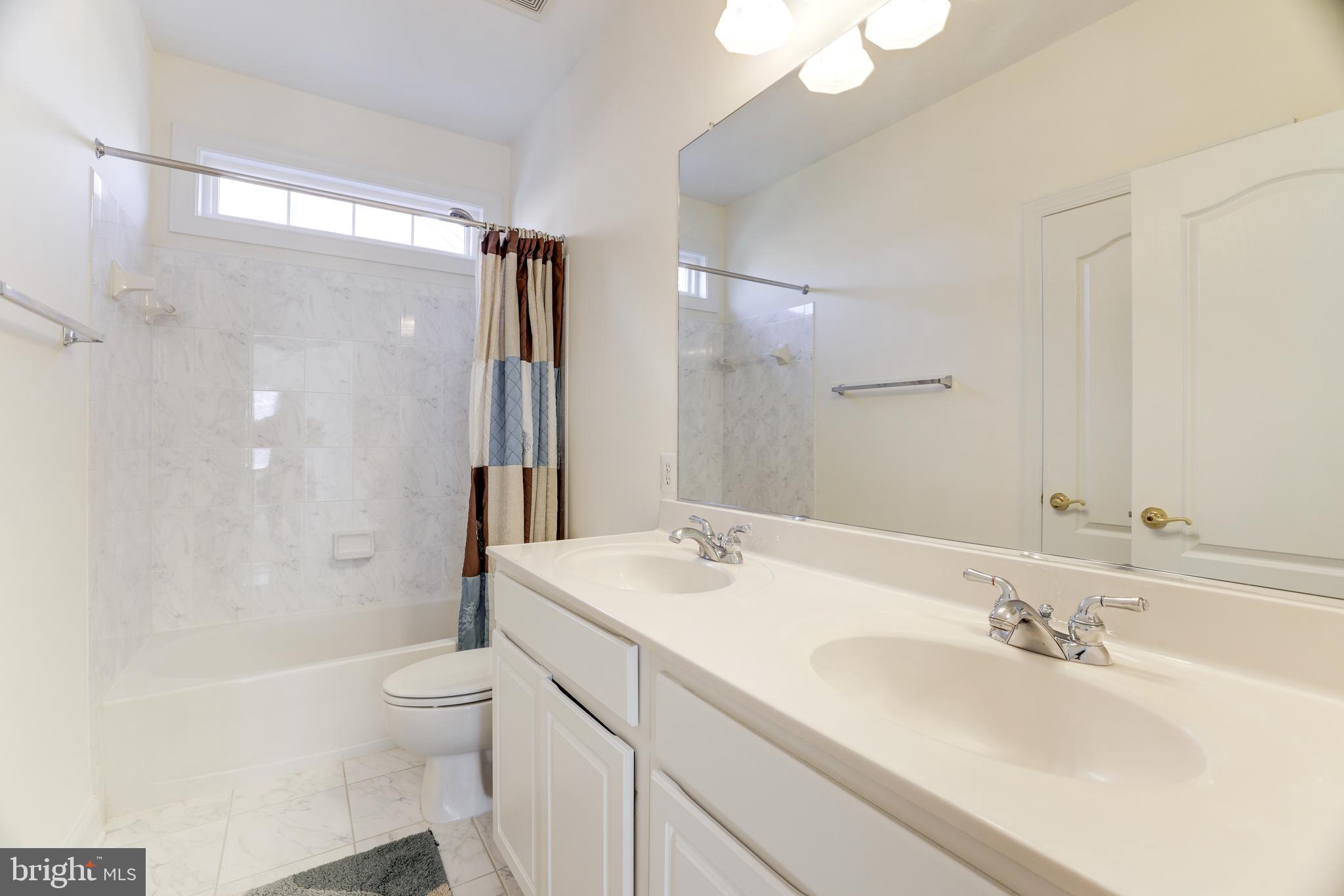 2343 Brittany Parc Dr