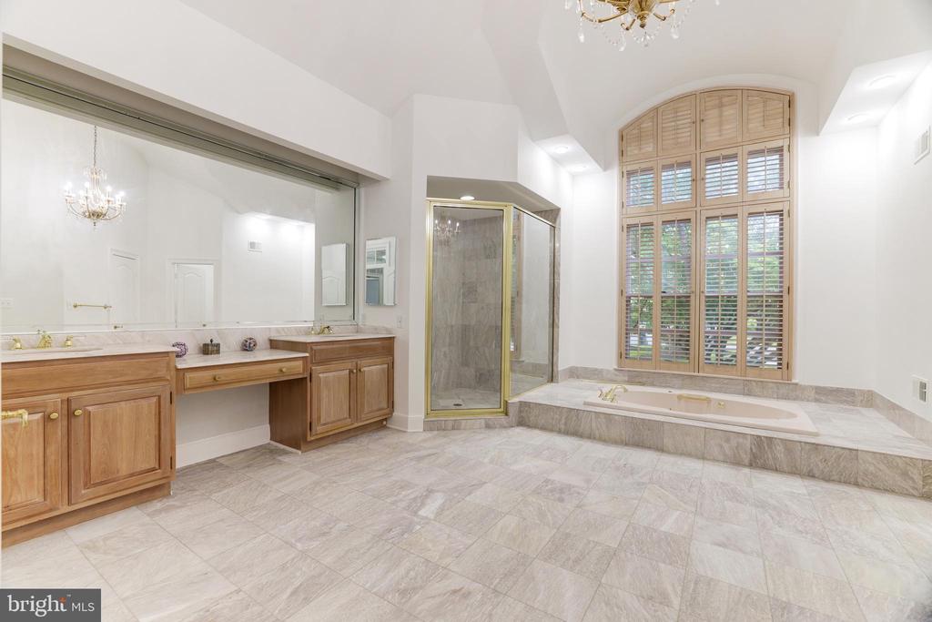 8409 Brookewood Ct