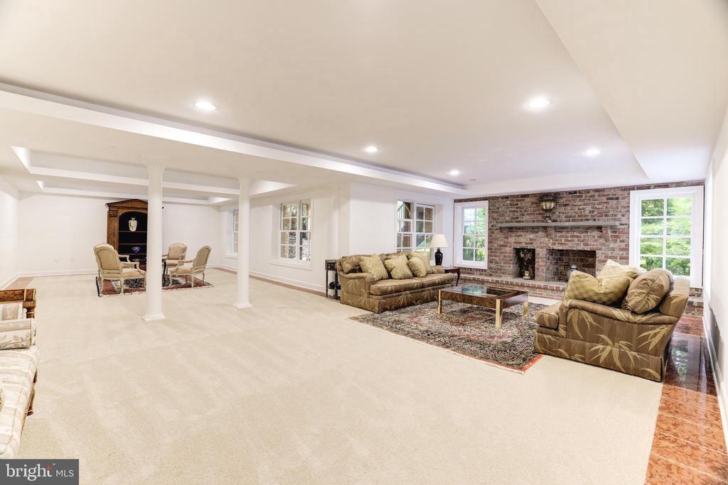 8409 Brookewood Ct