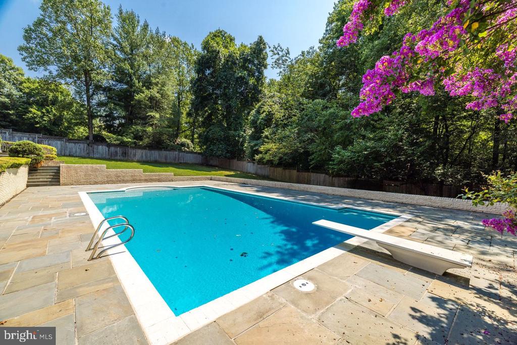 8409 Brookewood Ct