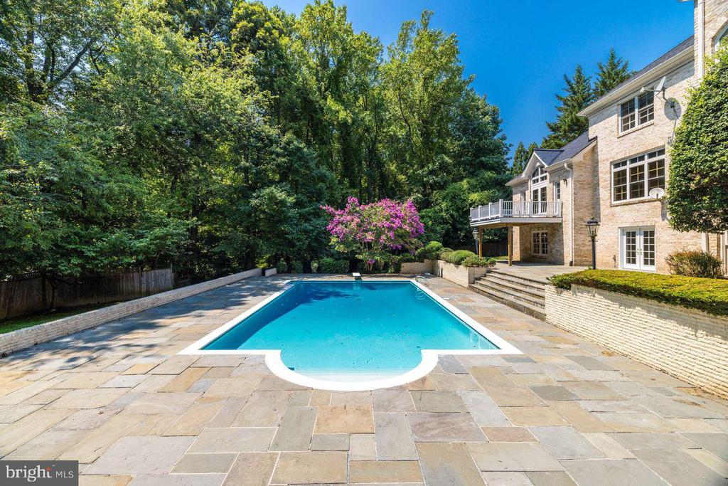 8409 Brookewood Ct