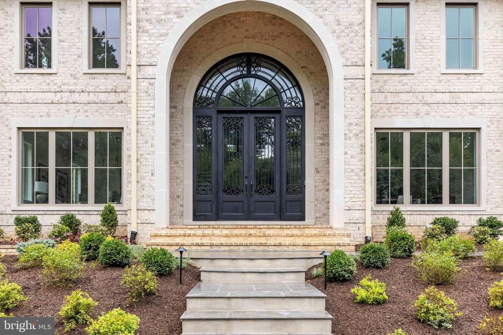 1278 Ballantrae Farm Dr