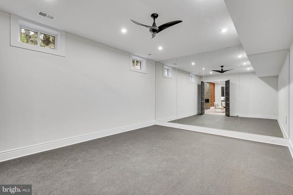 1278 Ballantrae Farm Dr