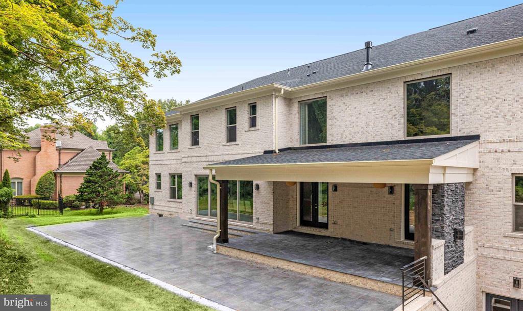 1278 Ballantrae Farm Dr