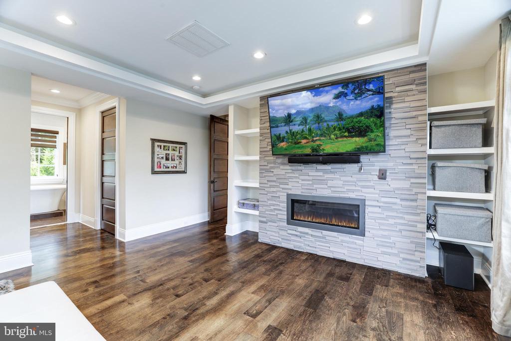 8105 Falstaff Rd