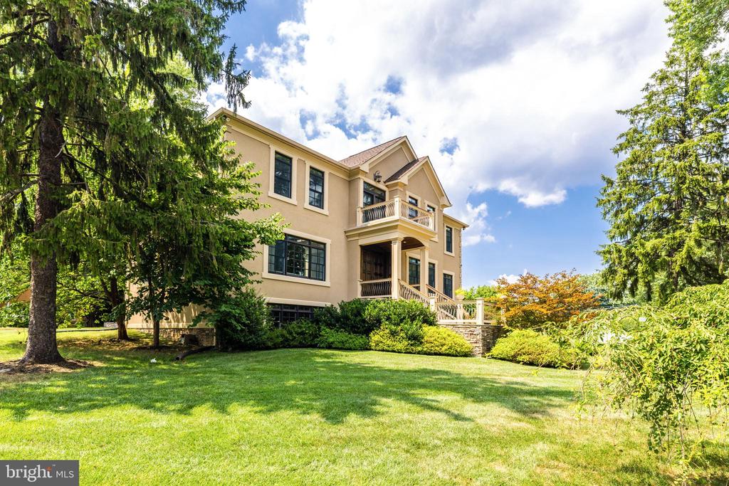 8105 Falstaff Rd