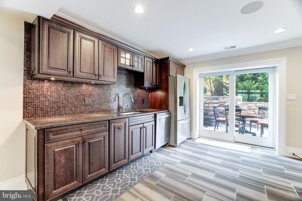 8105 Falstaff Rd