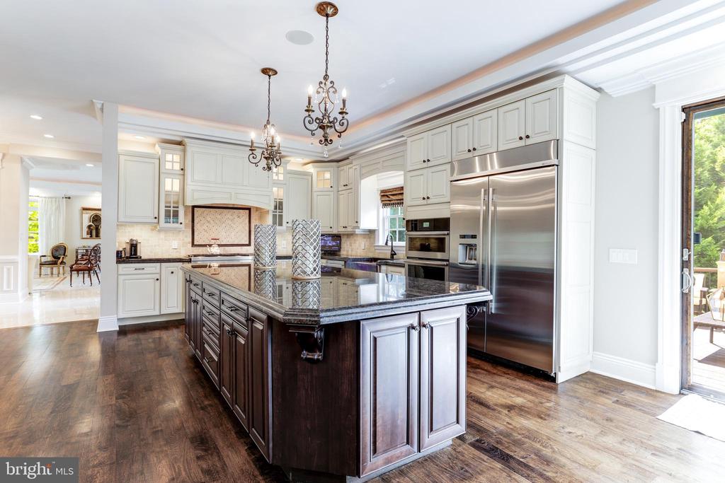 8105 Falstaff Rd