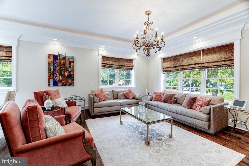 8105 Falstaff Rd