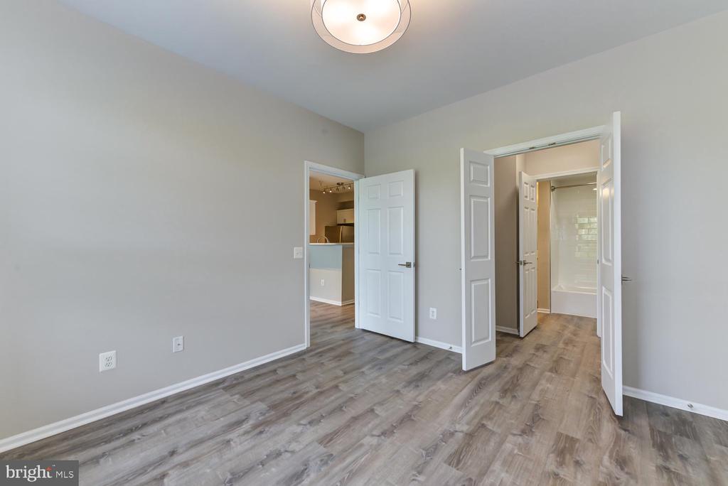1530 Spring Gate Dr #9307