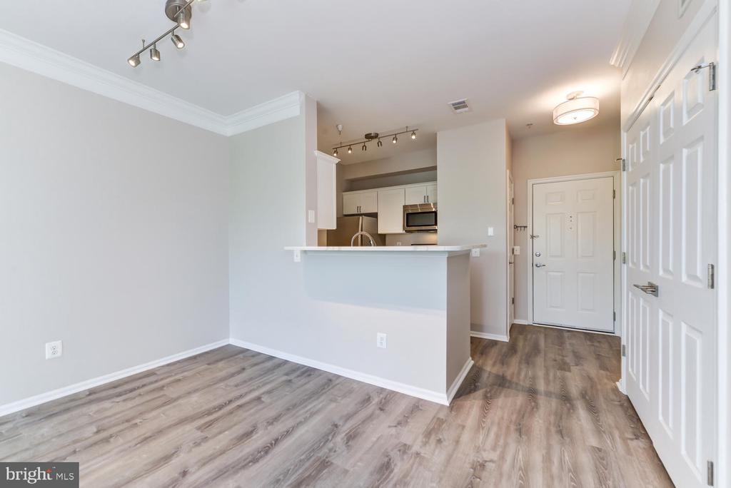 1530 Spring Gate Dr #9307