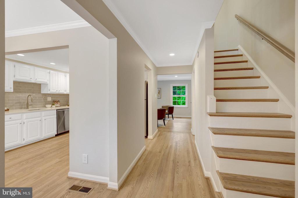 7019 Alicent Pl