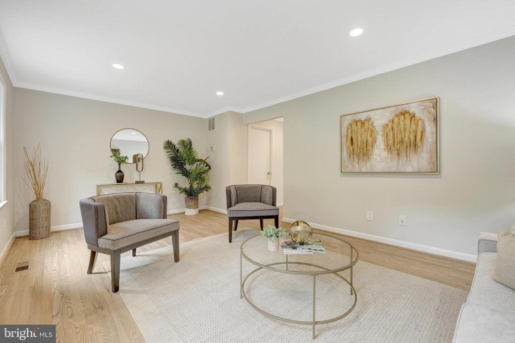7019 Alicent Pl