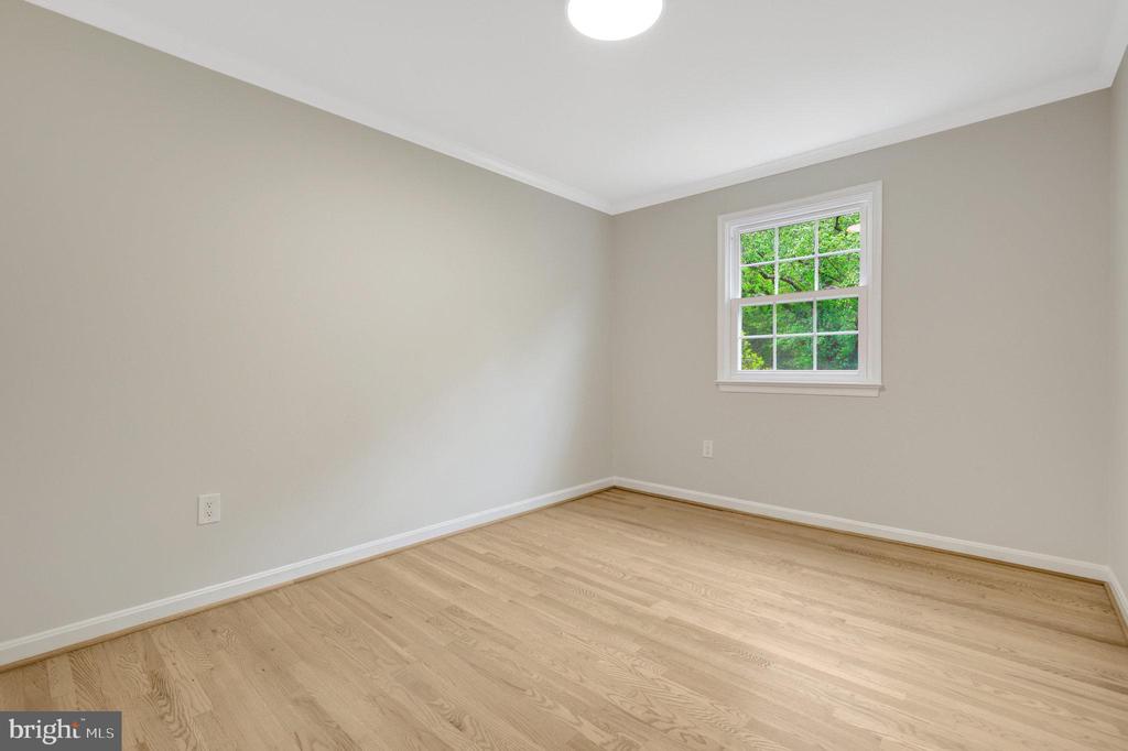 7019 Alicent Pl