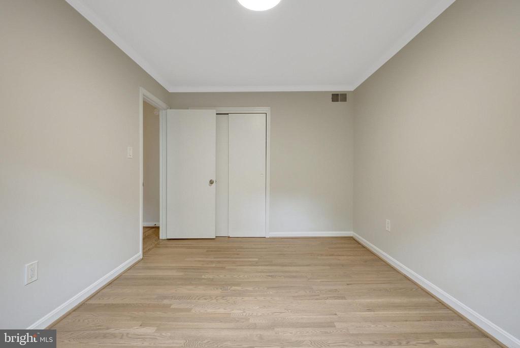 7019 Alicent Pl