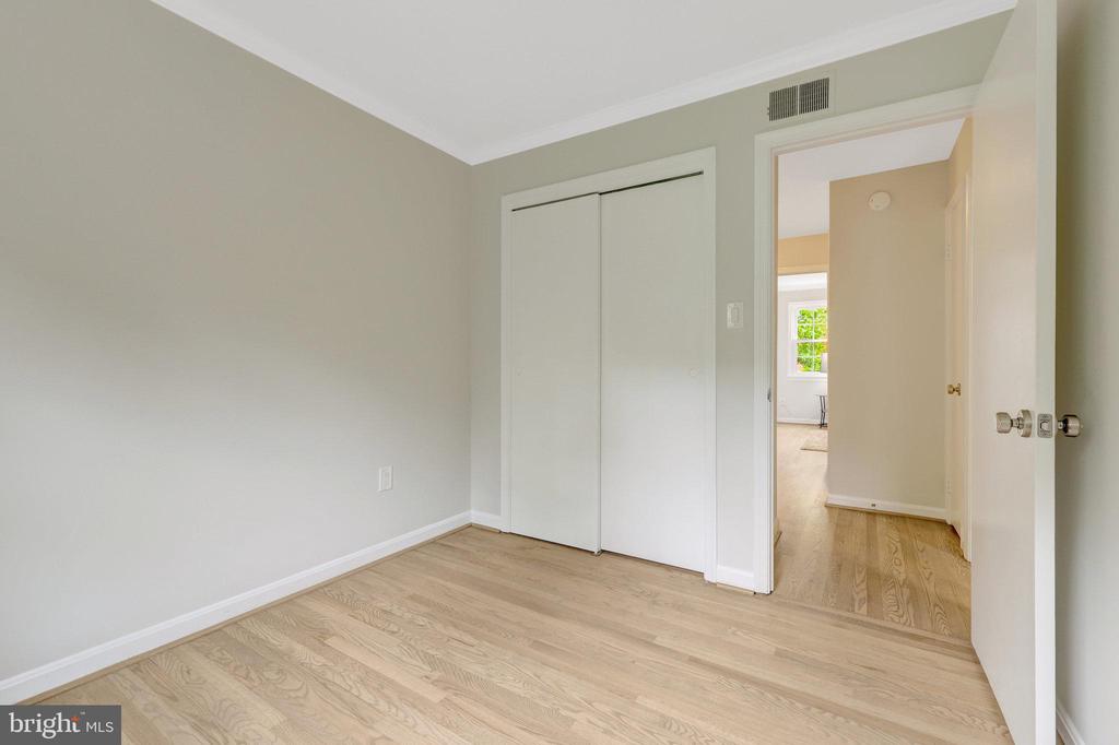 7019 Alicent Pl