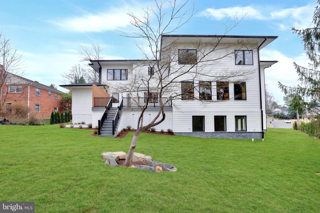 6226 KELLOGG DRIVE