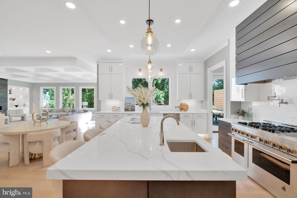 6226 KELLOGG DRIVE