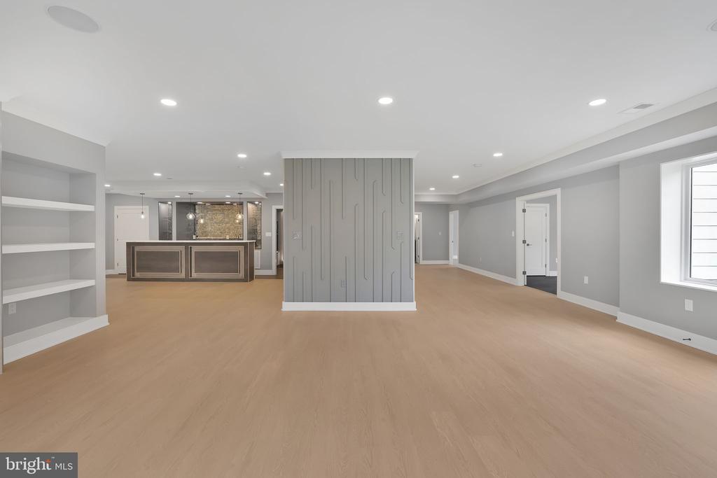 6226 KELLOGG DRIVE