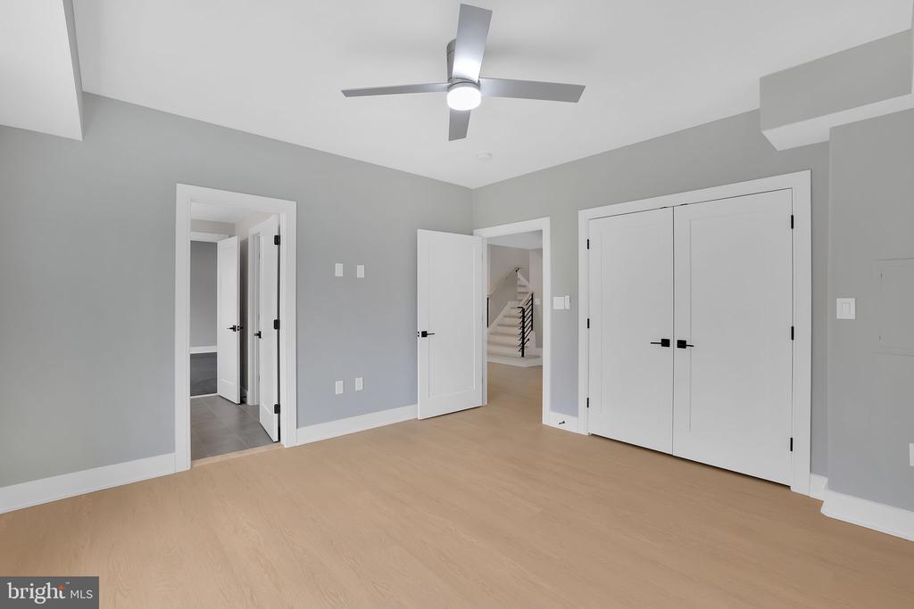 6226 KELLOGG DRIVE