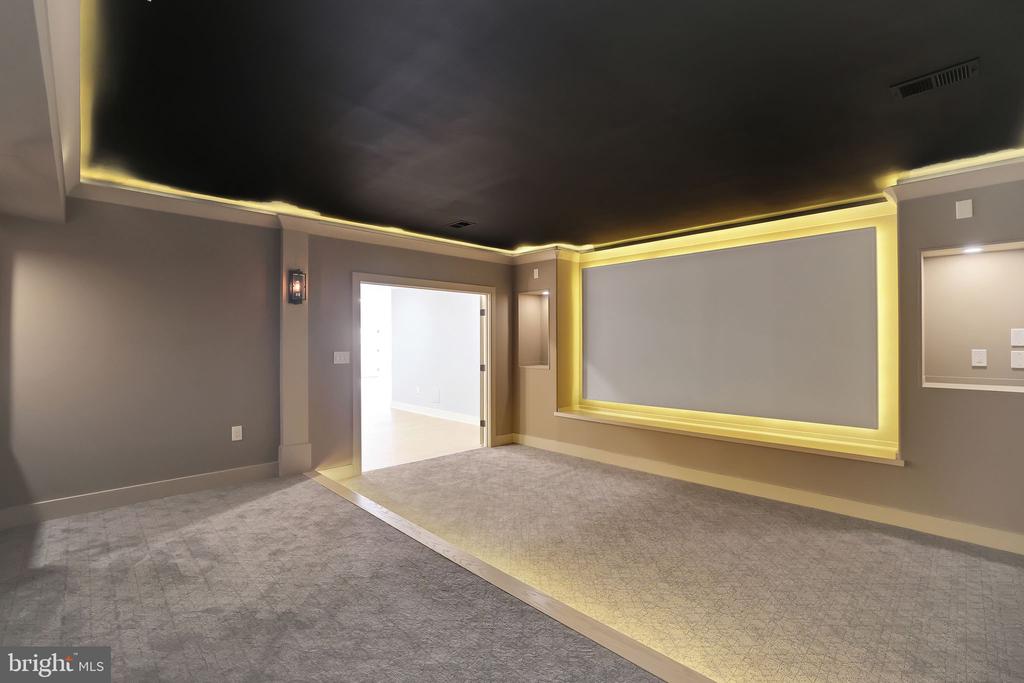 6226 KELLOGG DRIVE