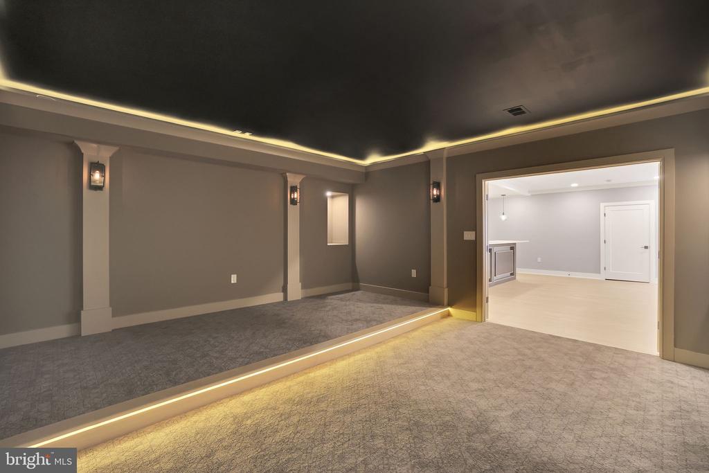 6226 KELLOGG DRIVE