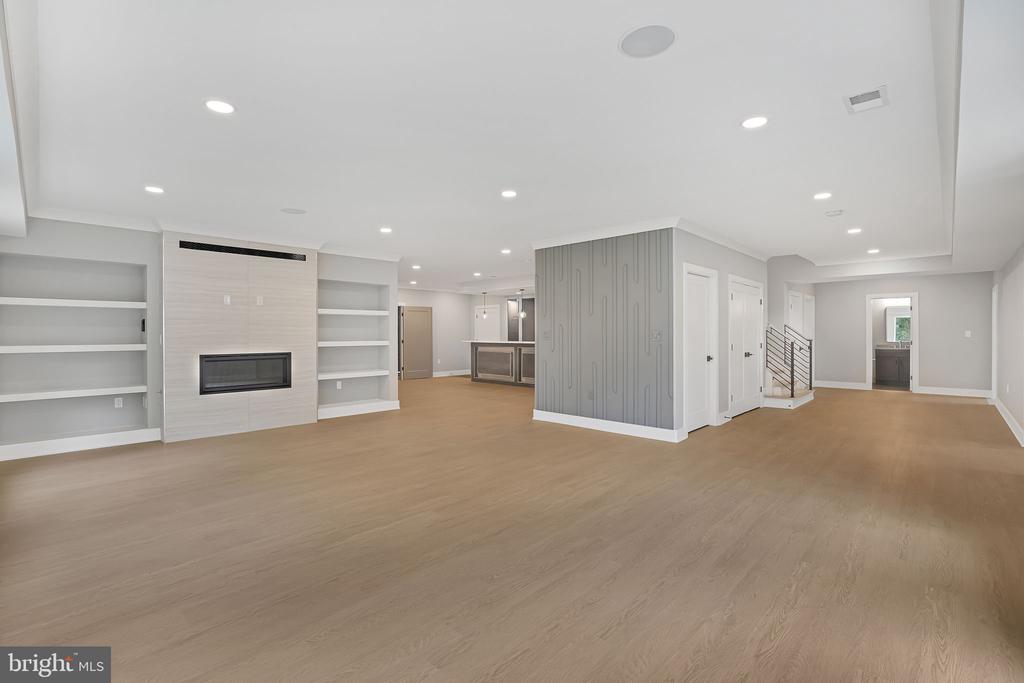 6226 KELLOGG DRIVE