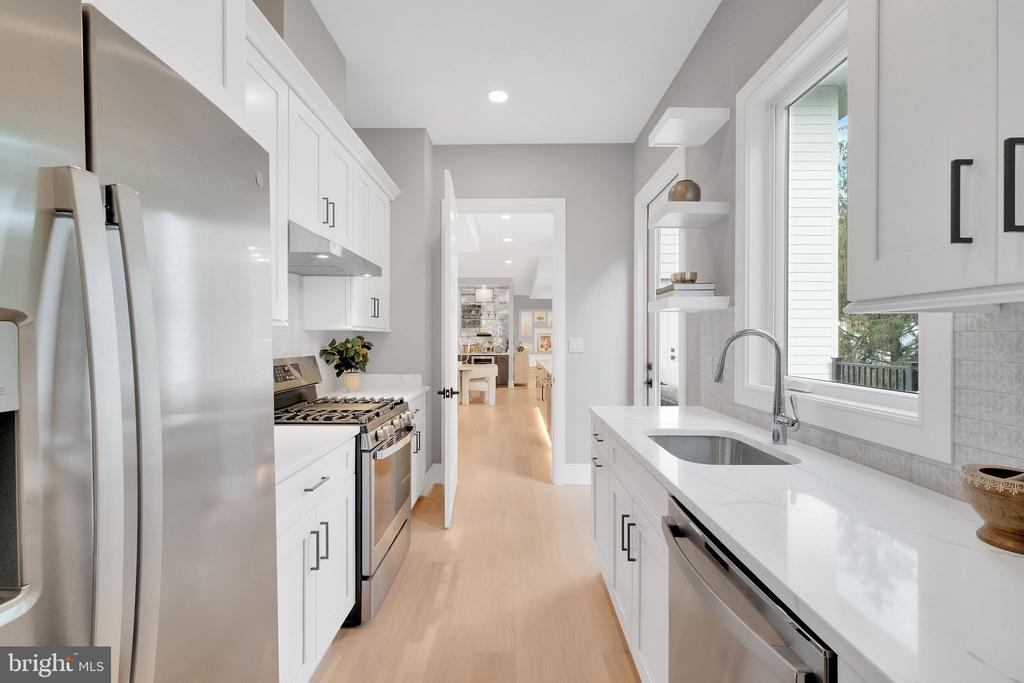 6226 KELLOGG DRIVE