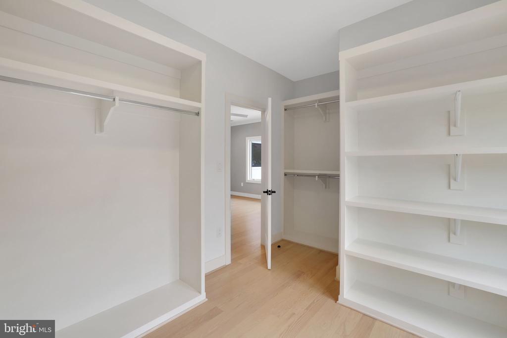 6226 KELLOGG DRIVE