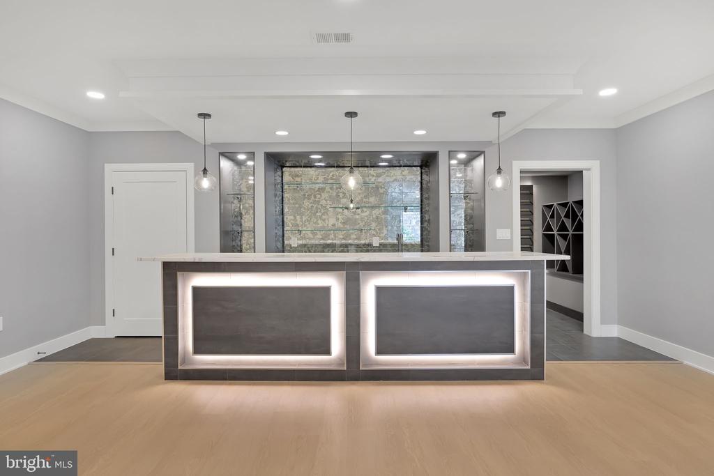 6226 KELLOGG DRIVE