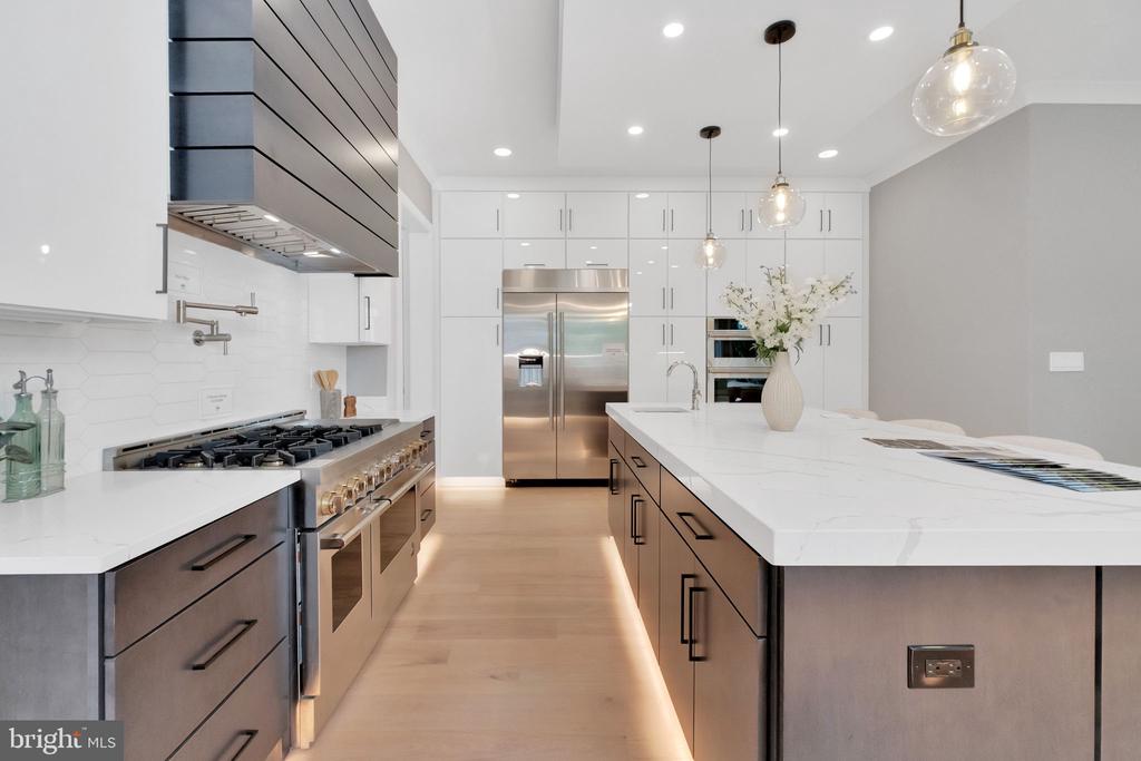 6226 KELLOGG DRIVE