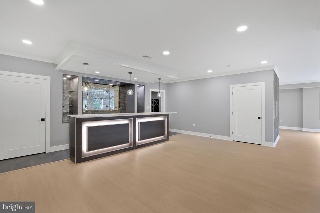 6226 KELLOGG DRIVE