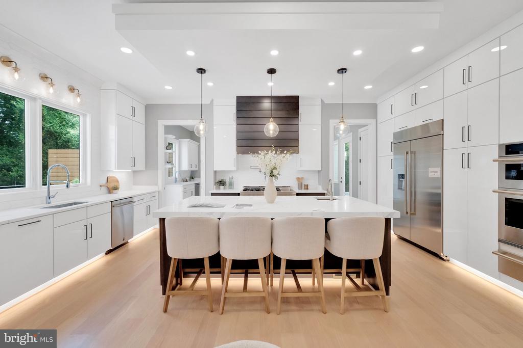 6226 KELLOGG DRIVE