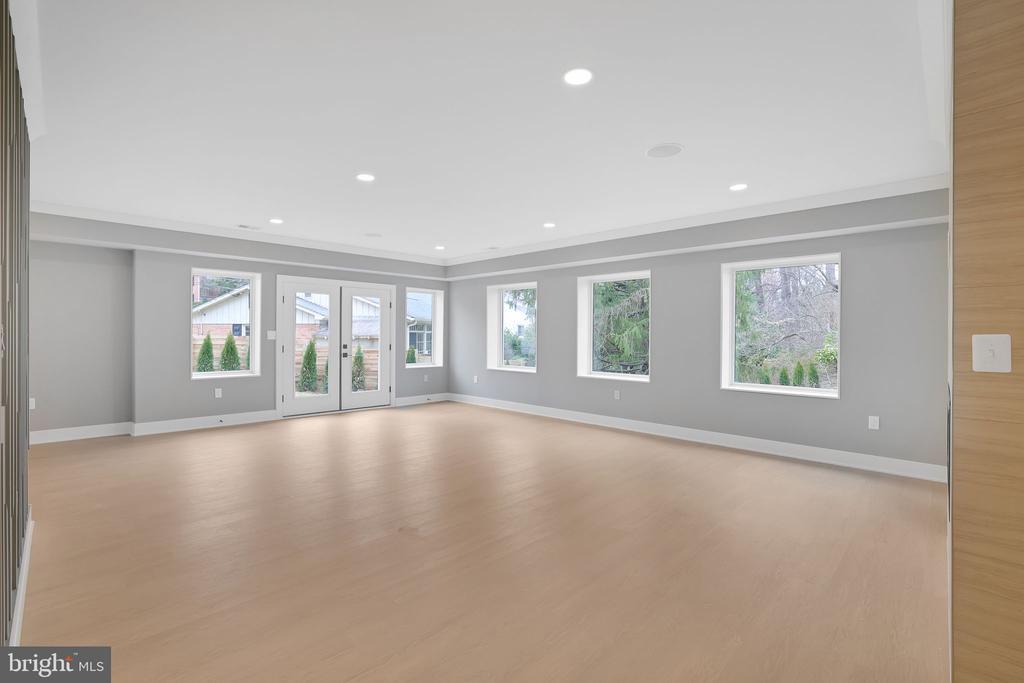 6226 KELLOGG DRIVE