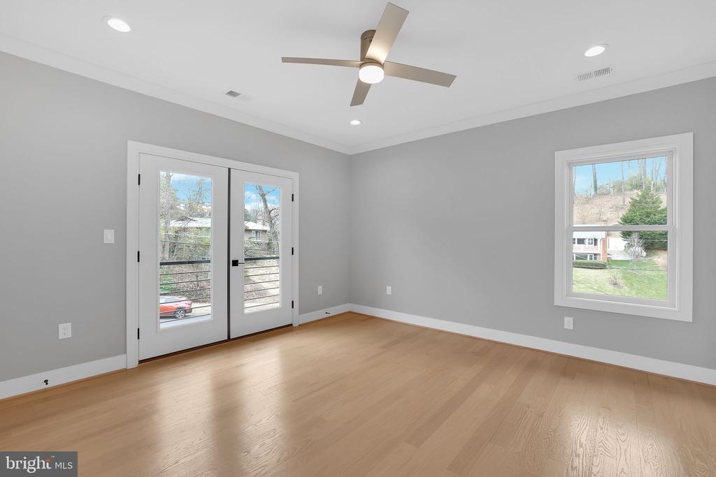 6226 KELLOGG DRIVE