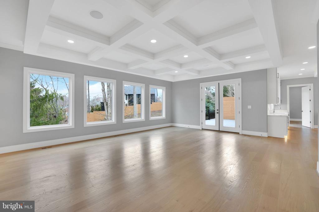 6226 KELLOGG DRIVE