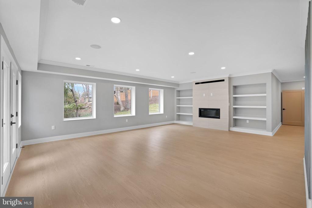 6226 KELLOGG DRIVE