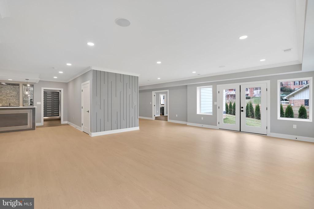 6226 KELLOGG DRIVE