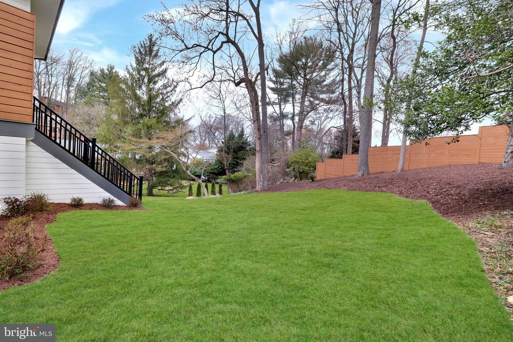 6226 KELLOGG DRIVE