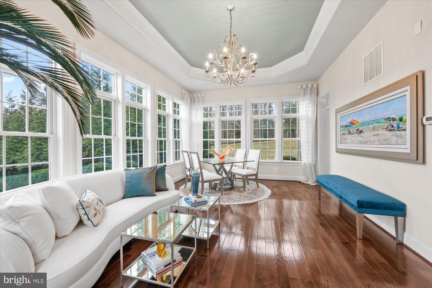 1678 Hunting Crest Way