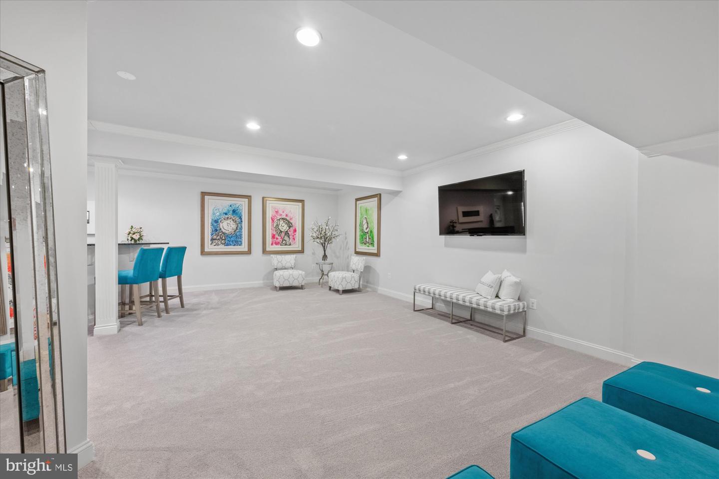 1678 Hunting Crest Way