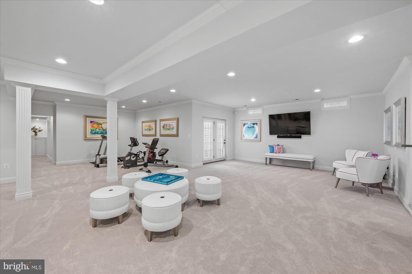 1678 Hunting Crest Way