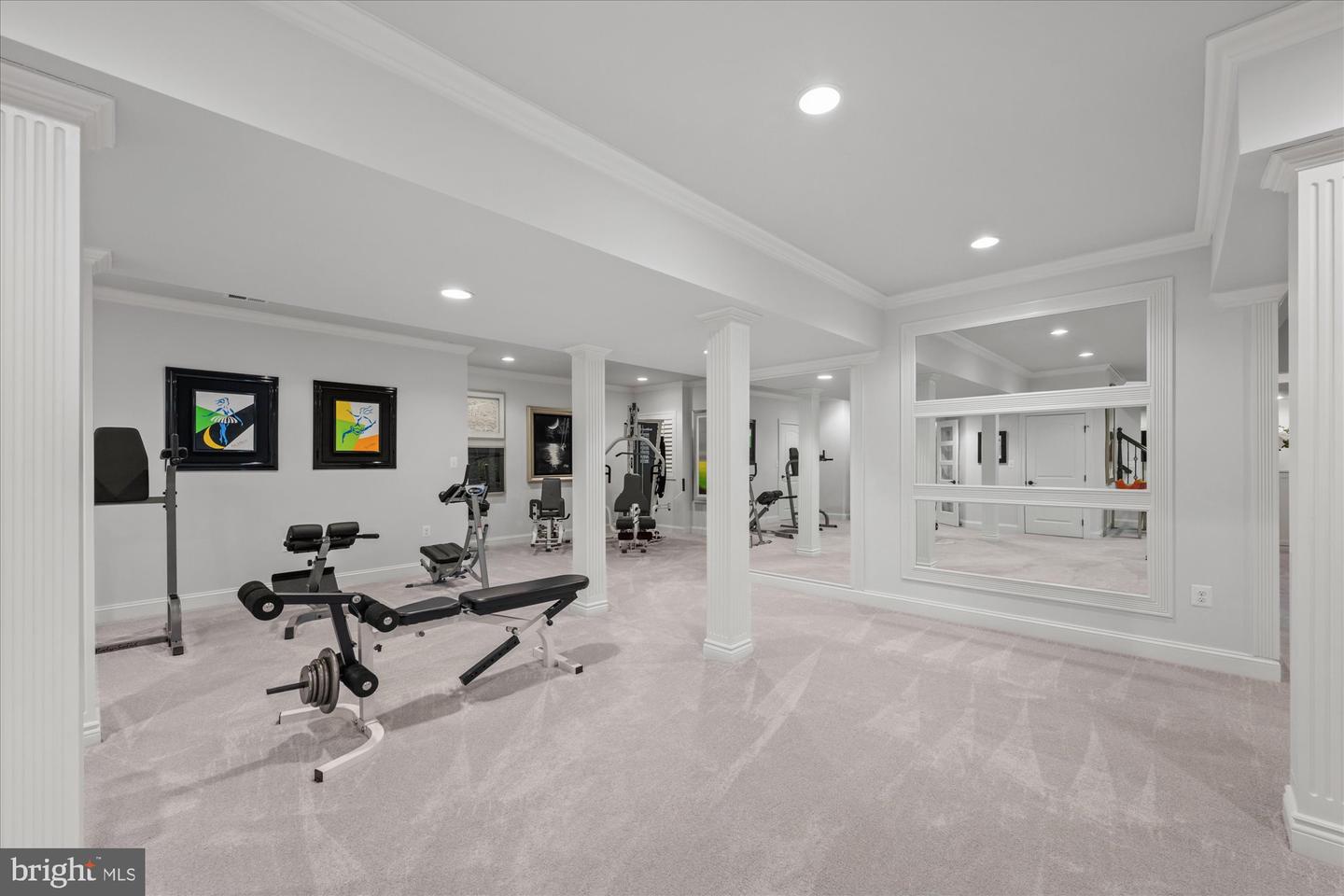 1678 Hunting Crest Way
